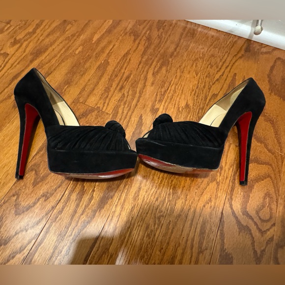Christian Louboutin Elegant Black Peep Toe Heels - Picture 6 of 11